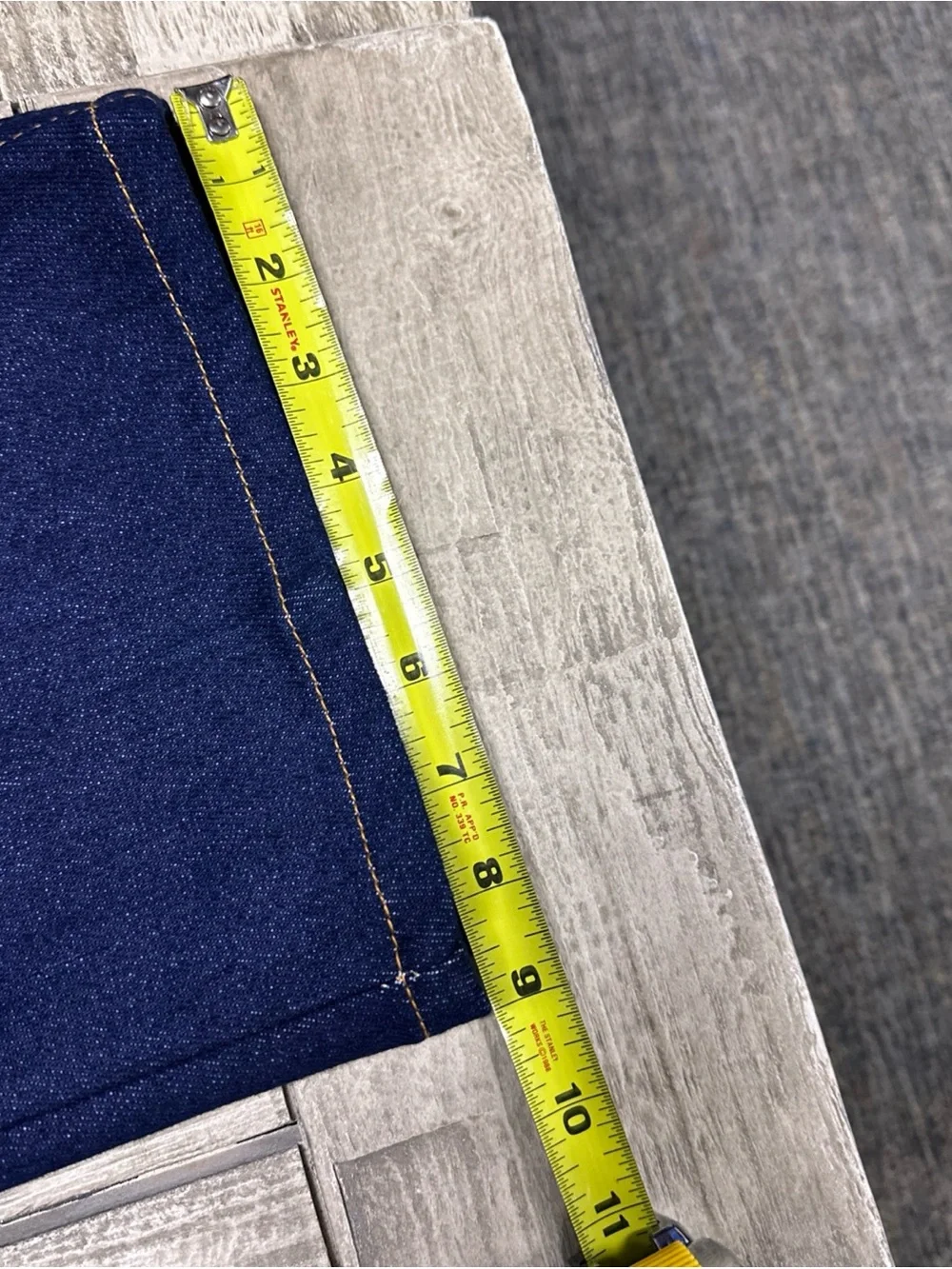 Levis classic dark